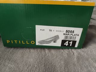 Zapatos tacón bajo Pitillos plateados talla 41