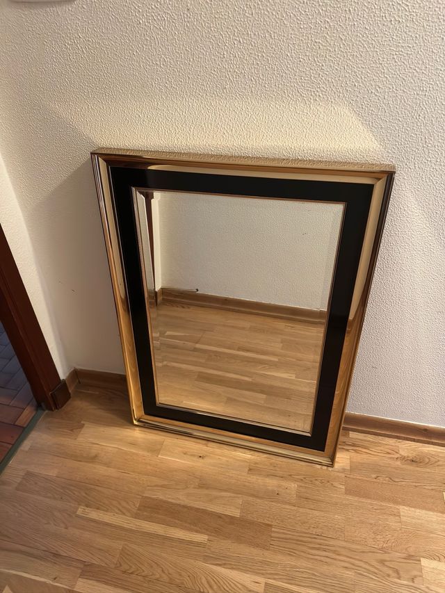 Espejo Marco Negro y Dorado