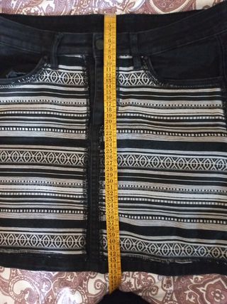 Falda negra estampado boho talla 40