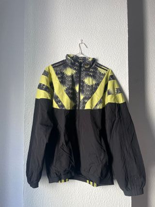 Chaqueta Adidas Negra y Amarilla