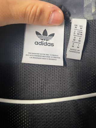 Chaqueta Adidas Negra y Amarilla