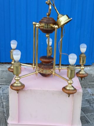 Lámpara de madera y latón 5 bombillas