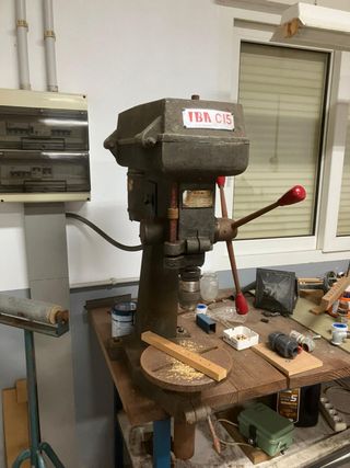 Taladro de columna antiguo VBA C15
