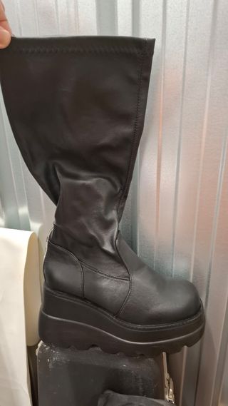 Botas altas cremallera negras