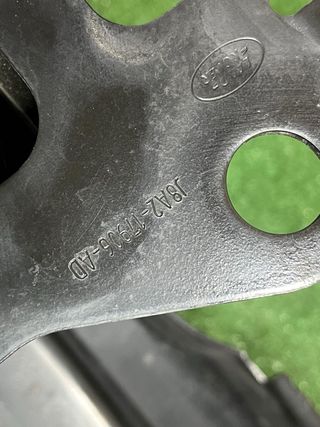 Refuerzo travesaño trasero Velar