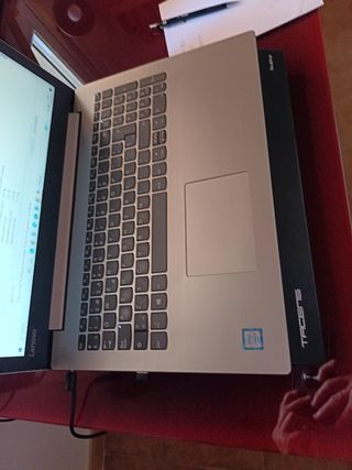 Portátil Lenovo 81DC Plata