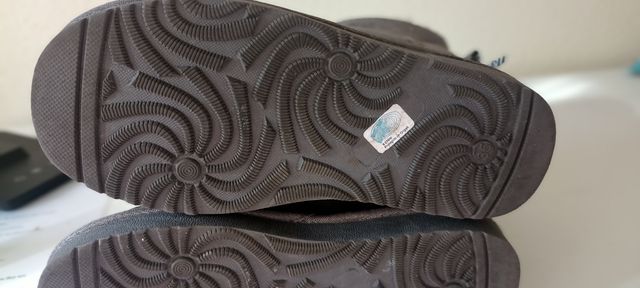 Botin tipo australiana Mustang talla 35