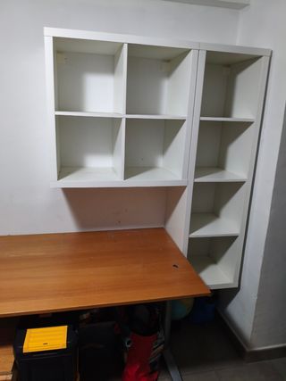 Conjunto mesa y estantería juvenil