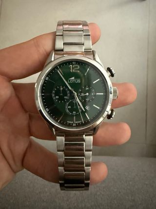 Reloj Lotus Verde y Plateado