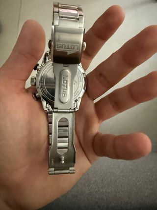 Reloj Lotus Verde y Plateado