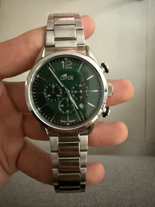 Reloj Lotus Verde y Plateado