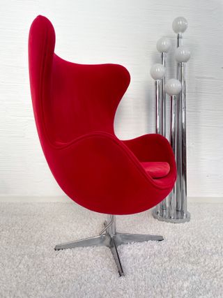 SILLÓN "EGG CHAIR". AÑO 2000