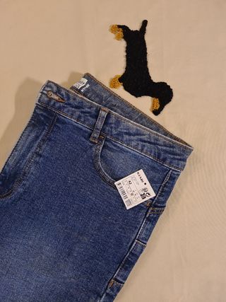 Pantalón vaquero sin estrenar, del kiabi, talla 42