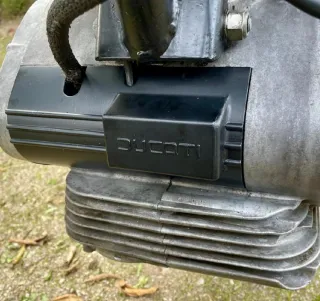 Tapa del motor de arranque para modelos Ducati 500
