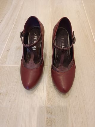 Zapato burdeos de piel 