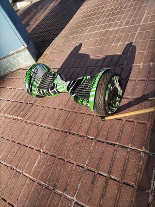 Hoverboard verde y negro
