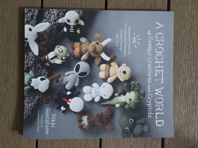 LIBRO CROCHET: A Crochet World of Creepy Creatures