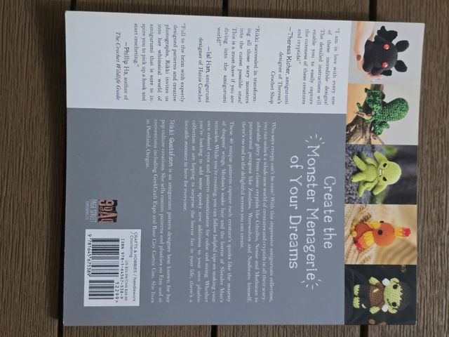 LIBRO CROCHET: A Crochet World of Creepy Creatures