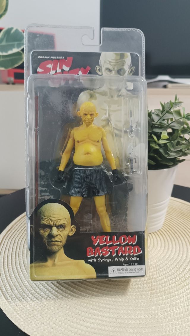 Muñeco de yellow bastard de sin city, figura