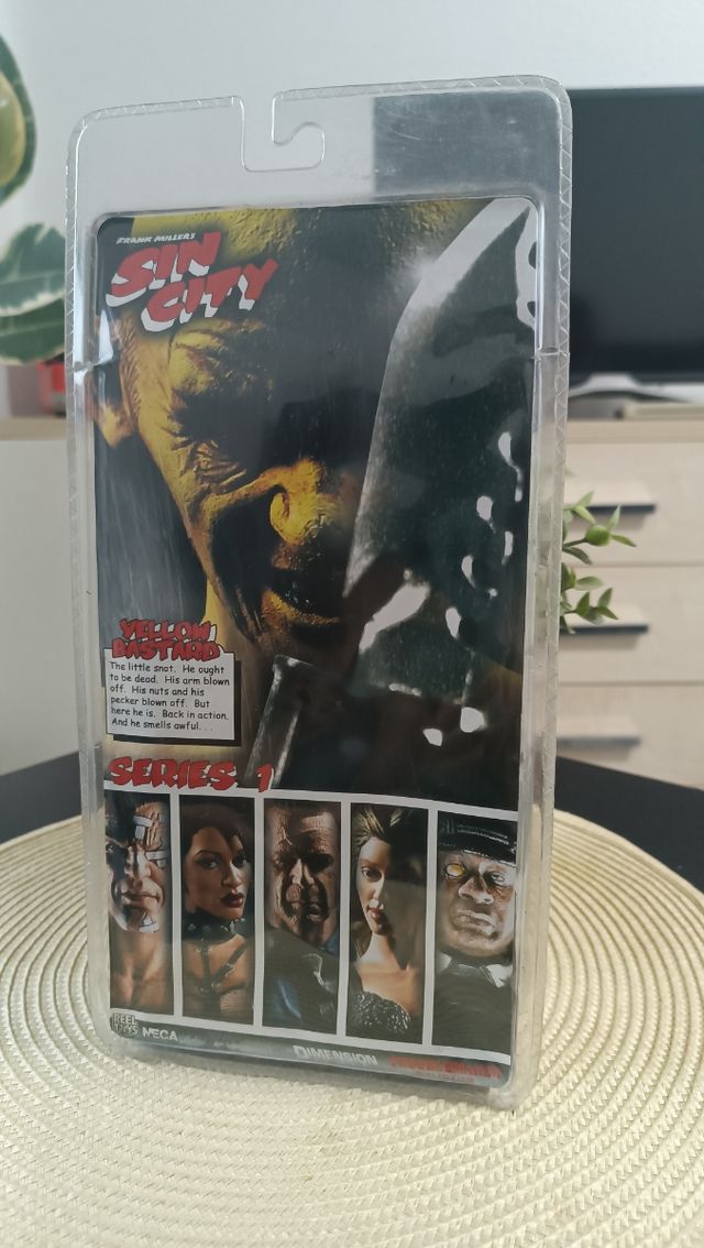Muñeco de yellow bastard de sin city, figura