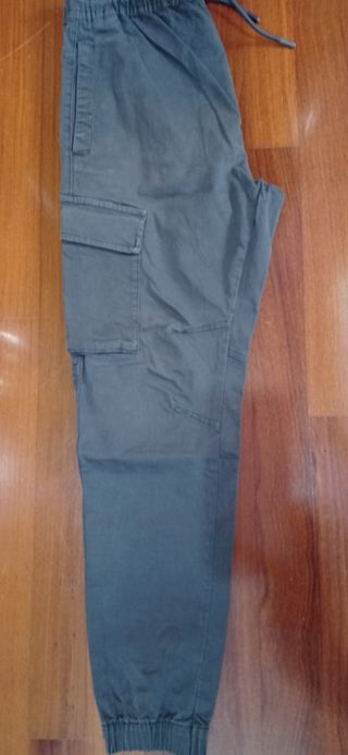 Pantalón cargo,  Zara hombre