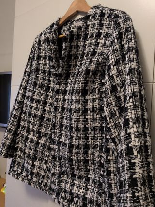 Chaqueta de diseño. Marca H&M. Talla M.