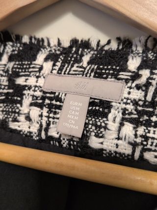 Chaqueta de diseño. Marca H&M. Talla M.