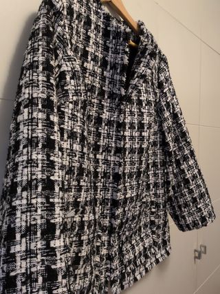 Chaqueta de diseño. Marca H&M. Talla M.