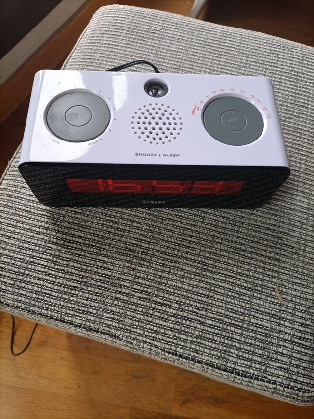 Radio Despertador Oregon Scientific