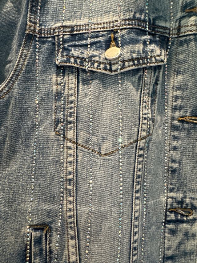 Giubbotto jeans con strass
