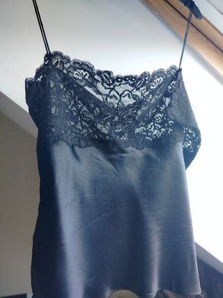 Top encaje negro Massimo Dutti Talla M