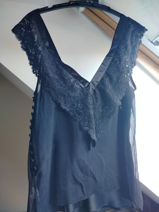 Top encaje negro Massimo Dutti Talla M