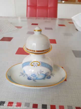 Soprammobile in ceramica limonges originale.