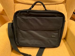 Bolsa portátil Trust negra