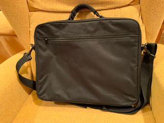 Bolsa portátil Trust negra