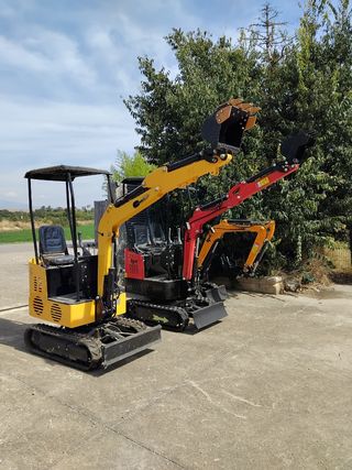 Miniexcavadora JPC con mandos tipo joystick