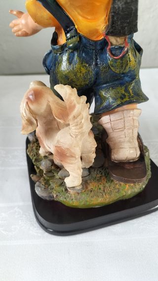 Figura niño campesino con perro