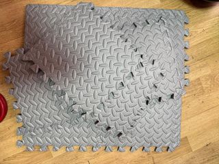 Suelo de gimnasio modular gris