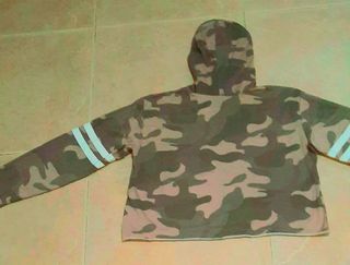 Sudadera Hollister Camuflaje Crop Top Capucha