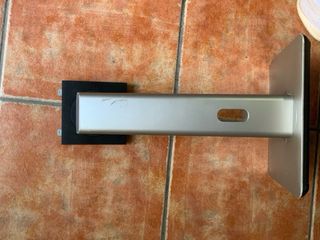 Soporte de monitor plateado DELL