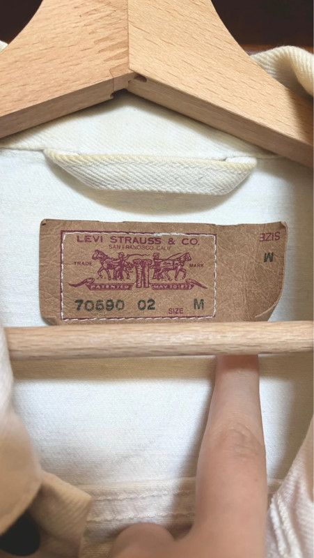 Cazadora Levi's color blanco