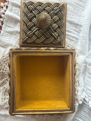 Caja joyero decorada estilo trenzado años 70