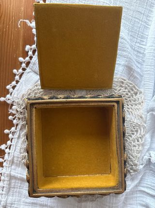 Caja joyero decorada estilo trenzado años 70