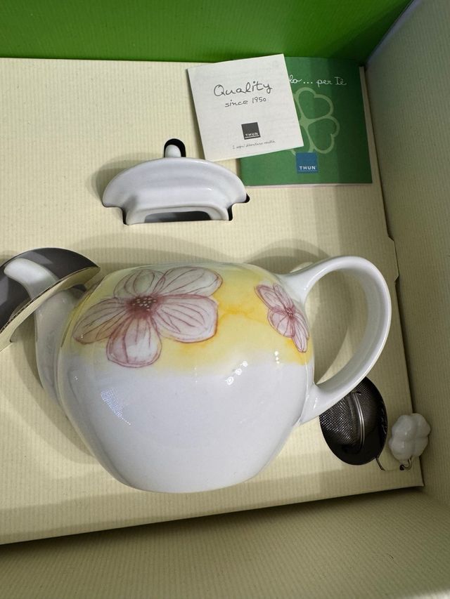 Set Thun Te e Tisane con Tazze NUOVO