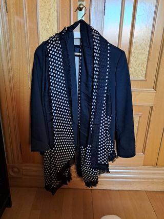 Pañuelo Massimo Dutti Negro y beige. Como nuevo.