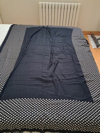 Pañuelo Massimo Dutti Negro y beige. Como nuevo.