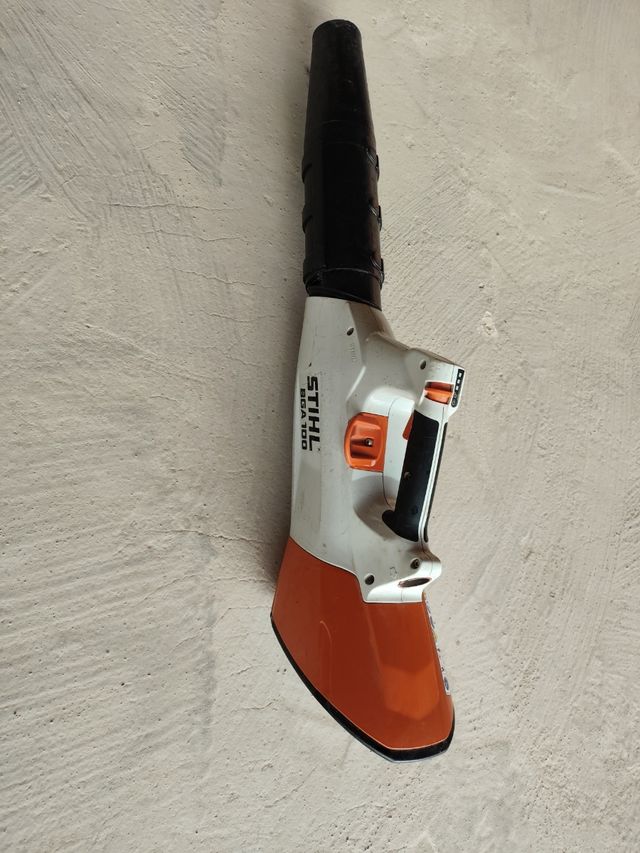 Soplador Stihl BGA 100