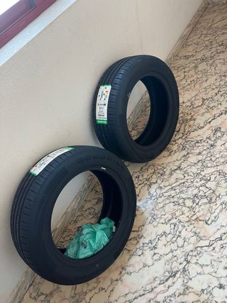 Neumático Goodride 225/55R17 101W ZuperEco