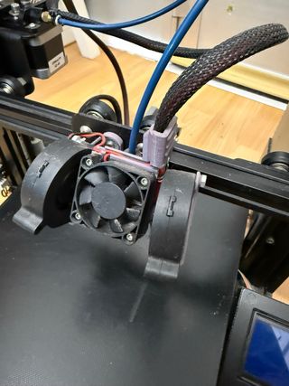 Impresora 3D Ender 3 Pro con modificaciones
