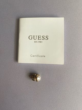 Pendientes guess sin estrenar con certificado